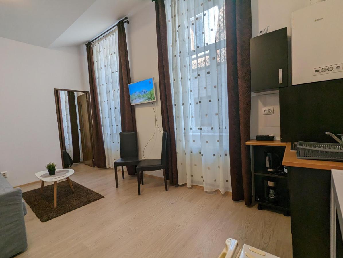 Key Apartments In Main Square Braşov Extérieur photo