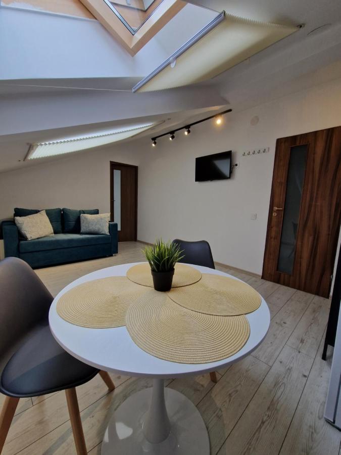 Key Apartments In Main Square Braşov Extérieur photo