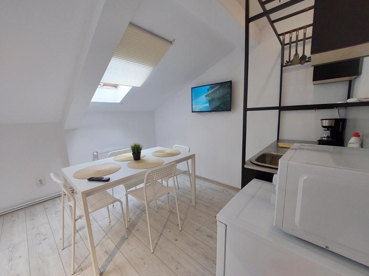 Key Apartments In Main Square Braşov Extérieur photo