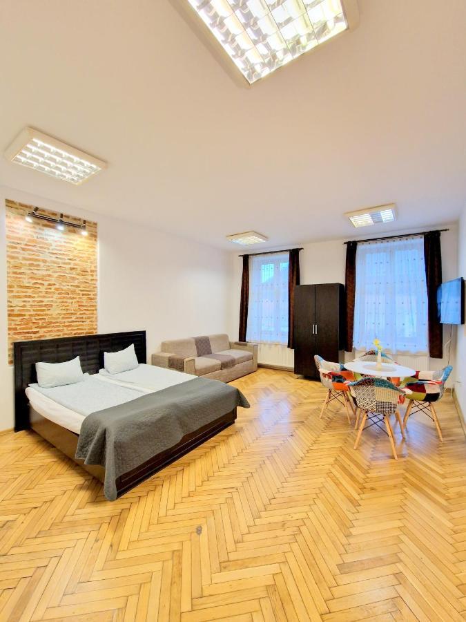 Key Apartments In Main Square Braşov Extérieur photo