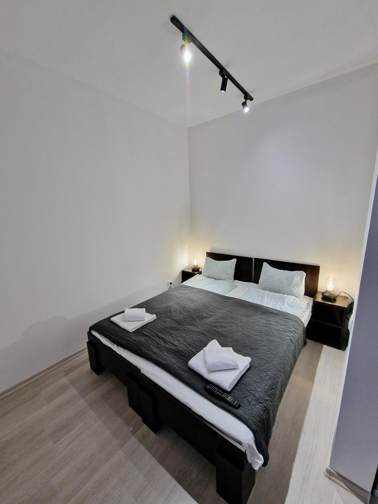 Key Apartments In Main Square Braşov Extérieur photo